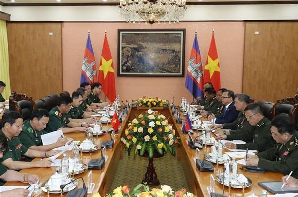 Vietnamese and Cambodian armed forces seek stronger ties